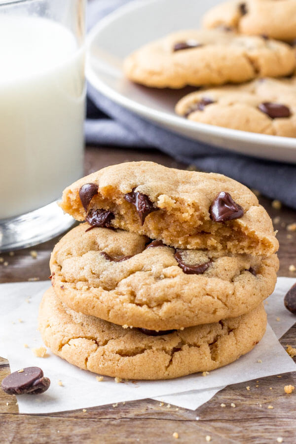 Easy peanut butter cookie recipe - only 5 ingredients, completely flourless, soft, chewy & thick. 