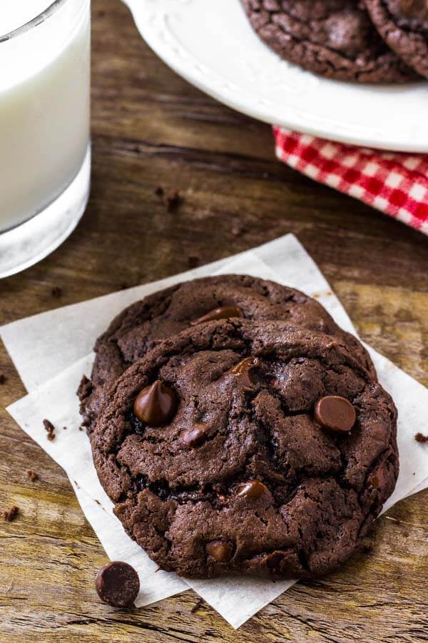Chocolate cake mix cookie recipe - the best easy chocolate cookie recipe around. 