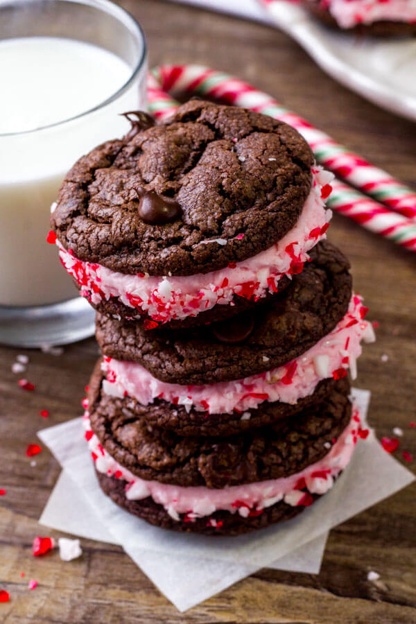 Chocolate peppermint sandwich cookies have 2 fudgy chocolate cookies and fluffy peppermint frosting