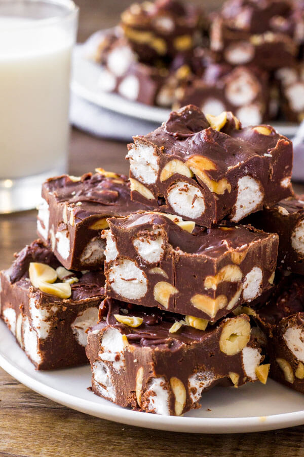 Easy Rocky Road Fudge - extra creamy chocolate with marshmallows and crunchy peanuts. 