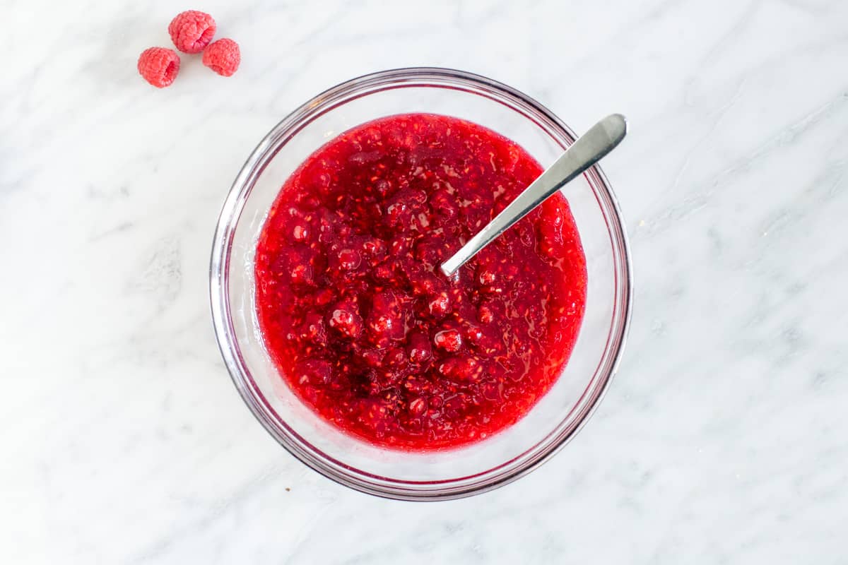 Bowl or raspberry filling for raspberry bars
