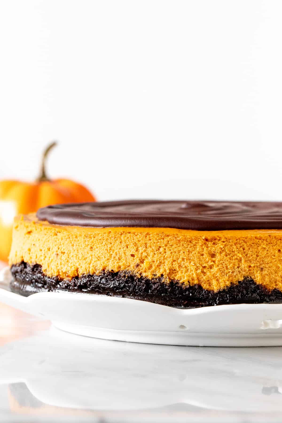 9-inch round pumpkin chocolate cheesecake